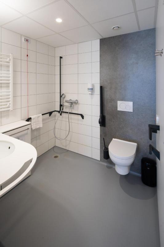Single Room image 3