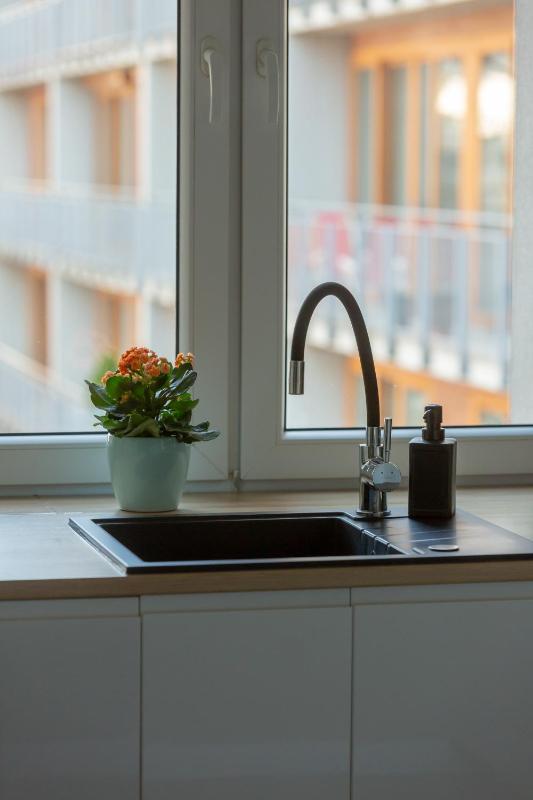 Central Apartment Emilii Plater by Noclegi Renters - image 7