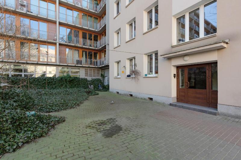 Central Apartment Emilii Plater by Noclegi Renters - image 15