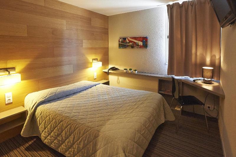 Double Room image 4