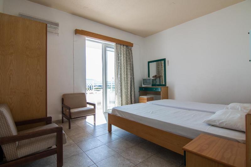 One-Bedroom Apartment image 3