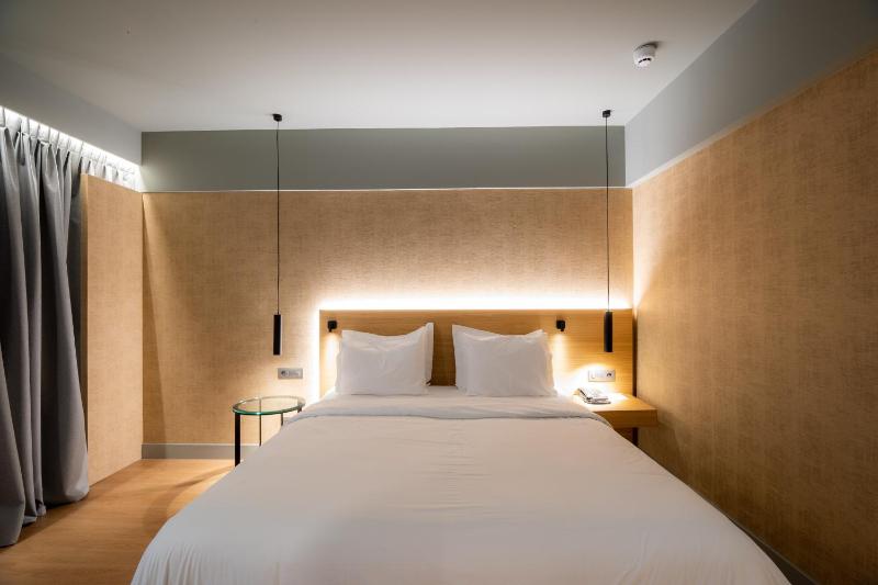 Magnes Hotel - image 2