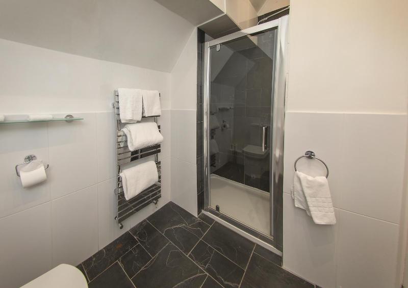 Three-Bedroom Cottage image 2