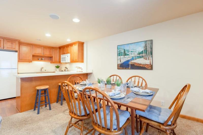 Comfort & Location - 2 BR 2BA - Steps to Town - image 7