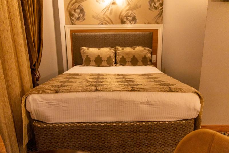 Standard Double or Twin Room image 3