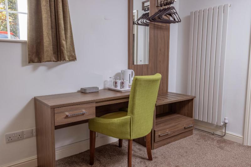 Standard Double Room image 3