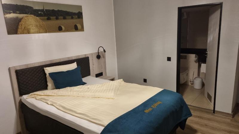 Business Single Room image 3