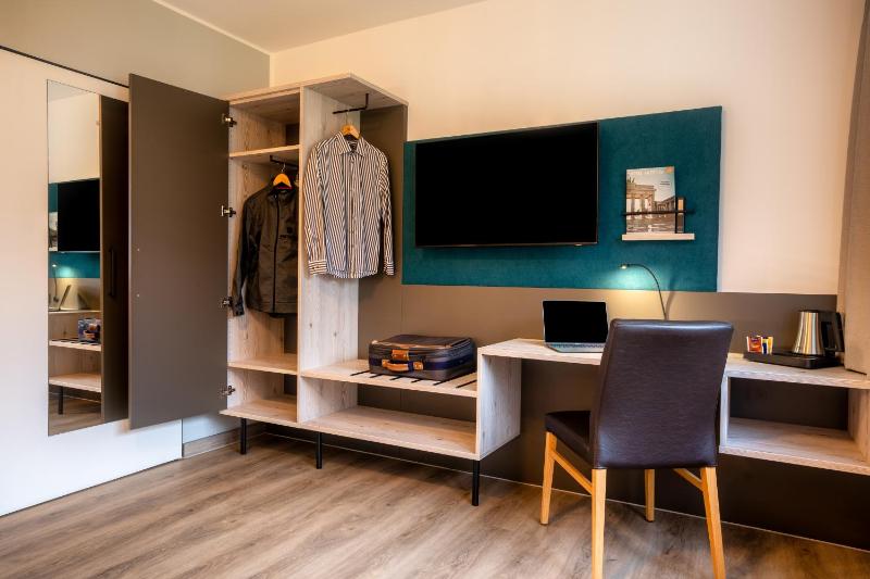Business Double Room image 4