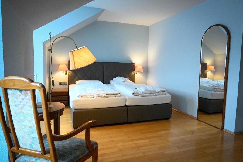 Standard Double Room image 2