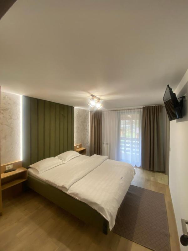 Double Room image 4