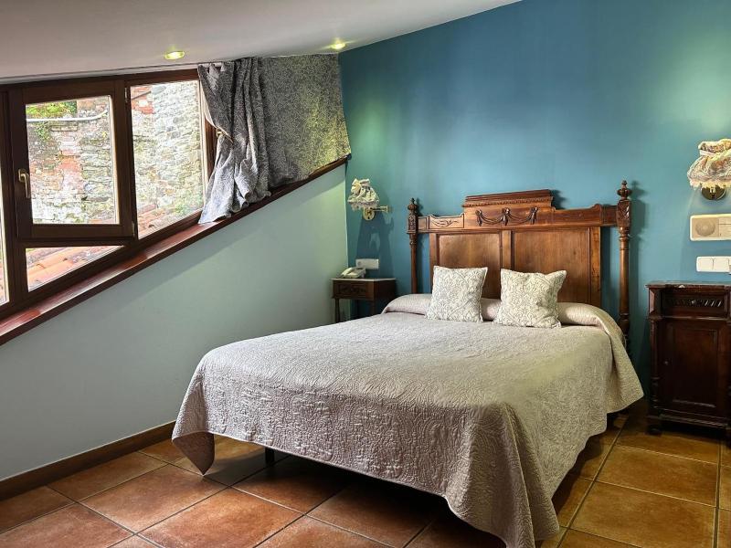 Family Room image 1