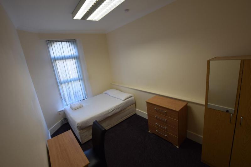 Budget Double Room image 4