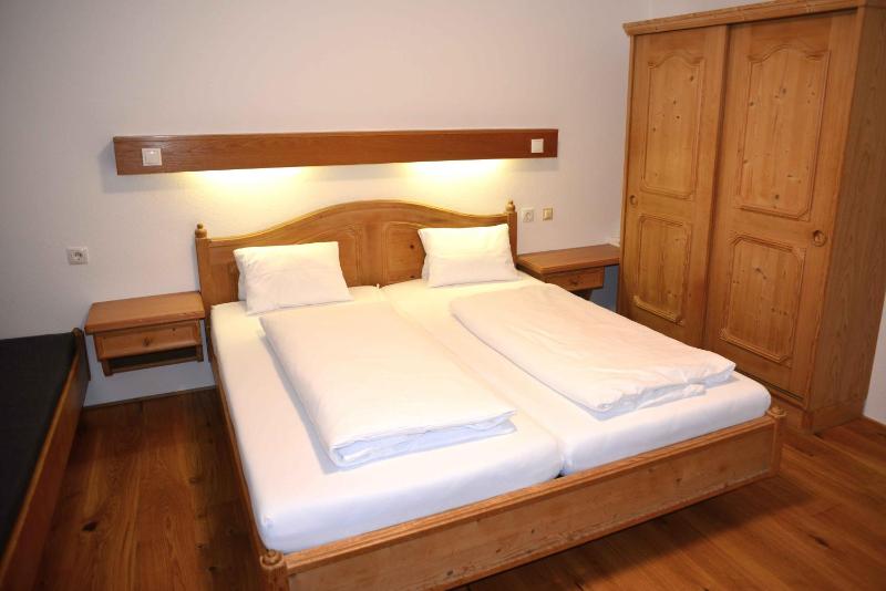 Double Room image 3