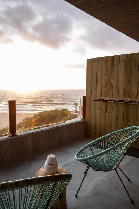 Double Room with Balcony and Sea View image 3
