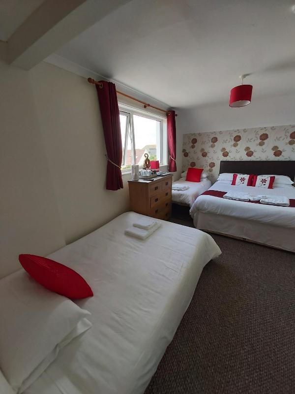 Superior Family Room image 2