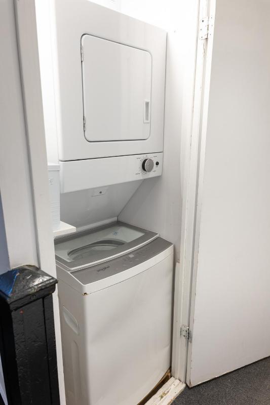 #9 - Classic Studio - Self Check in - Plateau - St-Denis - AC - TV - image 16