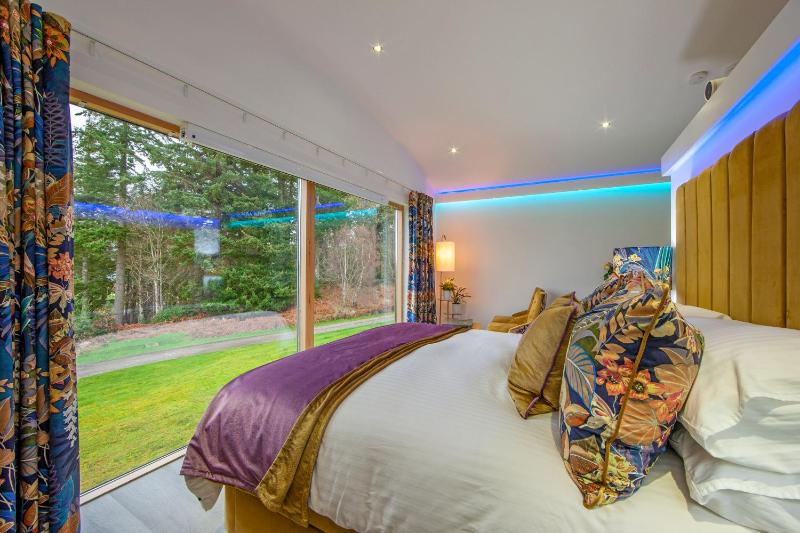 Executive Suite image 3