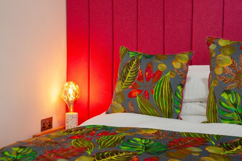 Superior King Room image 2