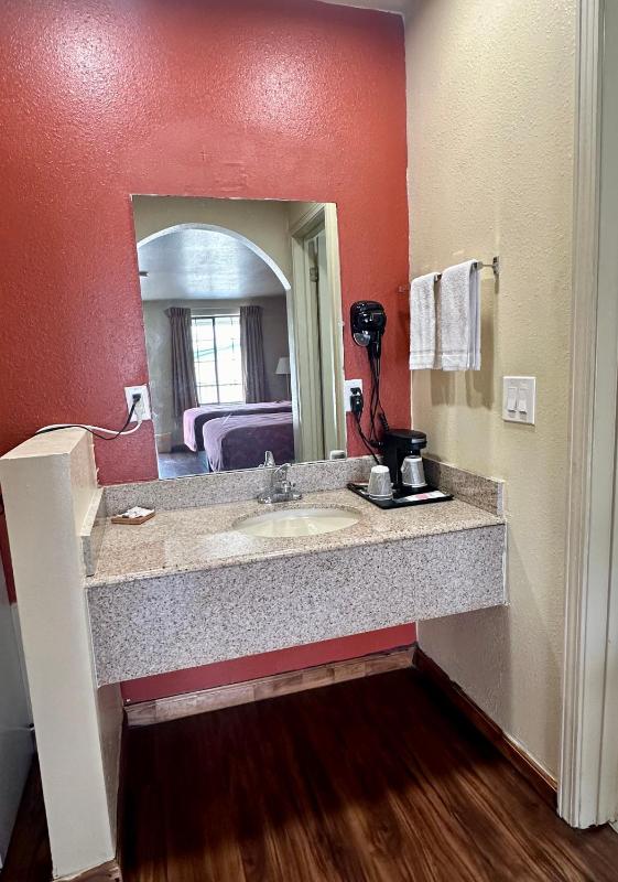 King Room image 4