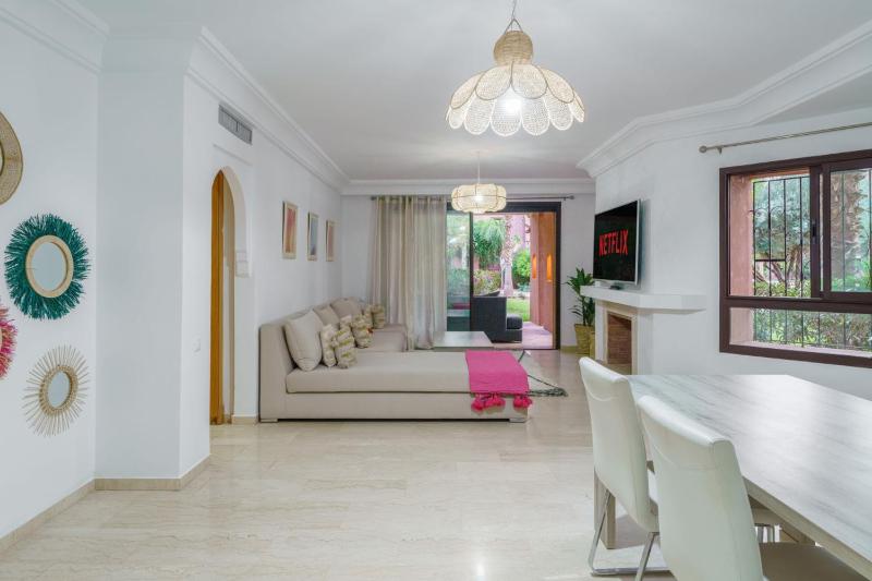 Appartement de charme residence avec piscine WiFi - image 2