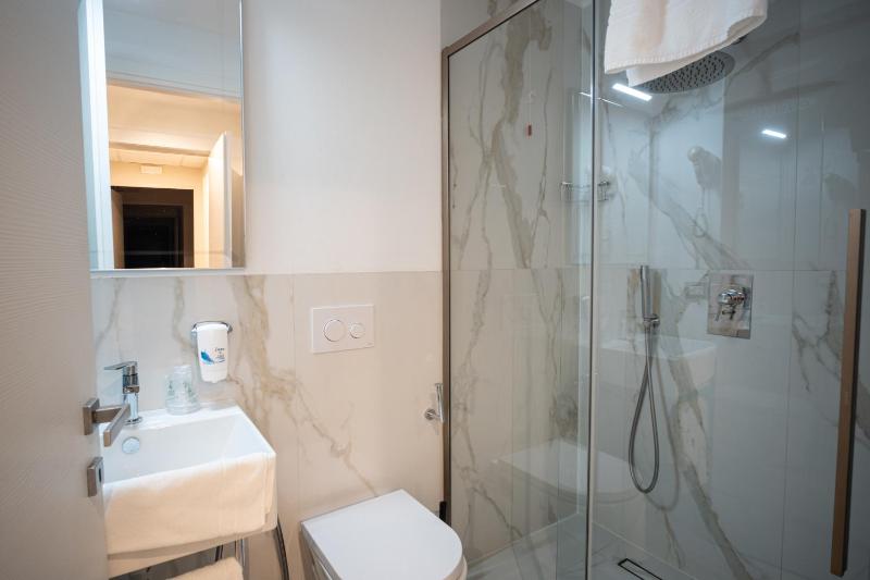 Standard Double or Twin Room image 2