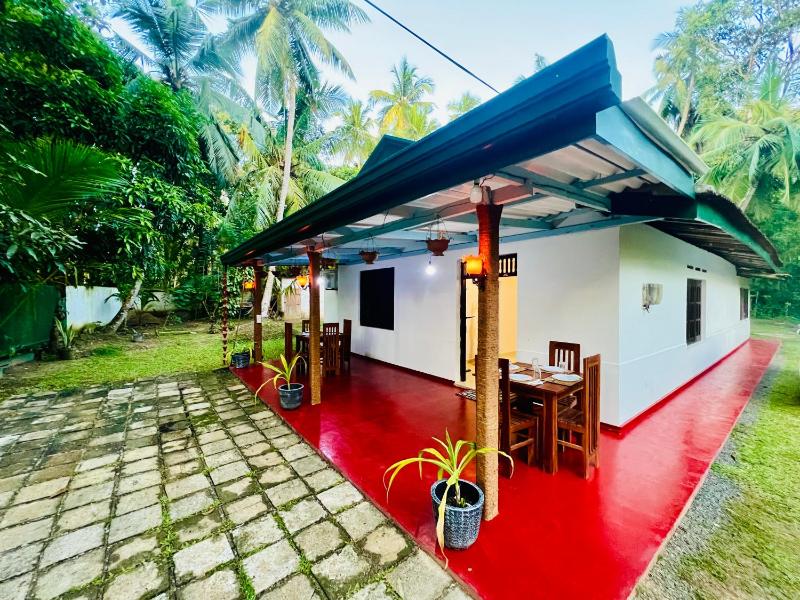 Lagoon Entire House - Hiriketiya - image 1