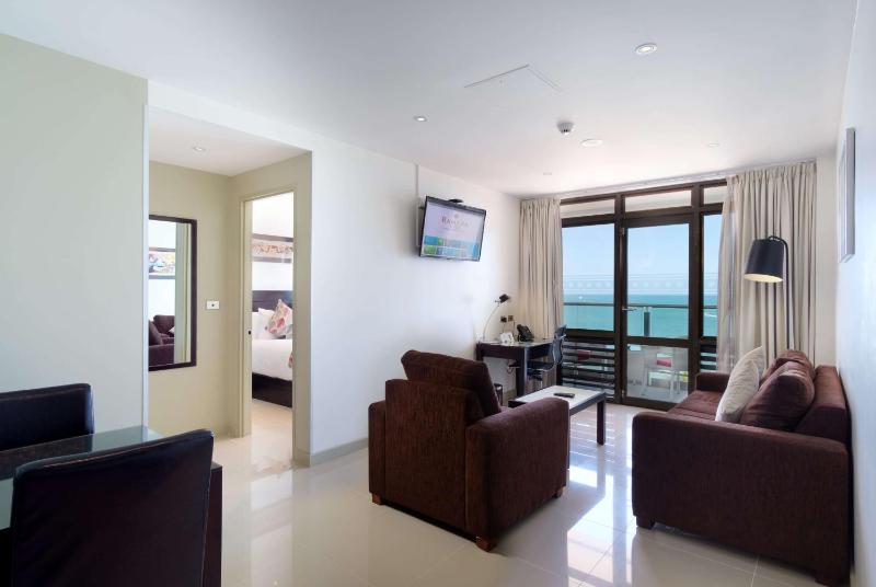 Ramada Suites by Wyndham Wailoaloa Beach Fiji - image 13