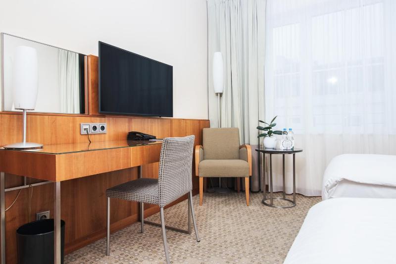 Superior Garden View image 3