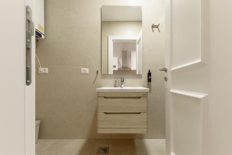 Top Central 6 Apartments - image 11