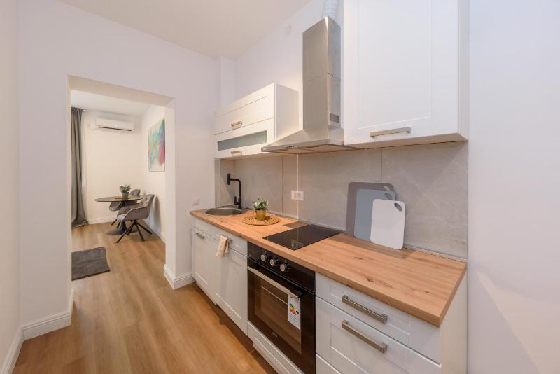 Top Central 6 Apartments - image 8