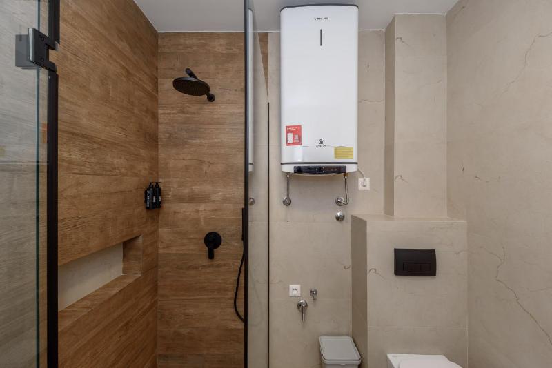 Top Central 6 Apartments - image 14