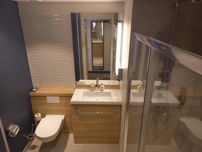 Classic Double Room image 2