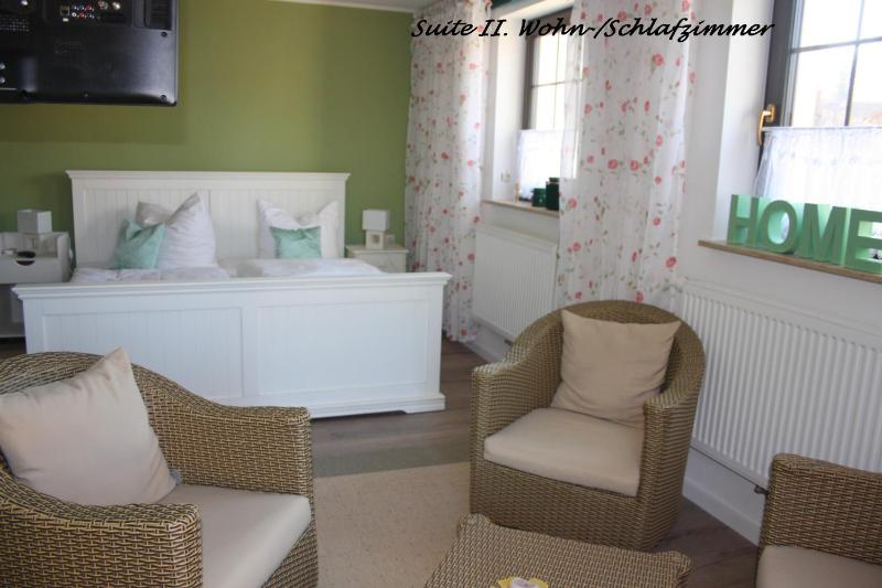 Three-Room Suite 2 image 3