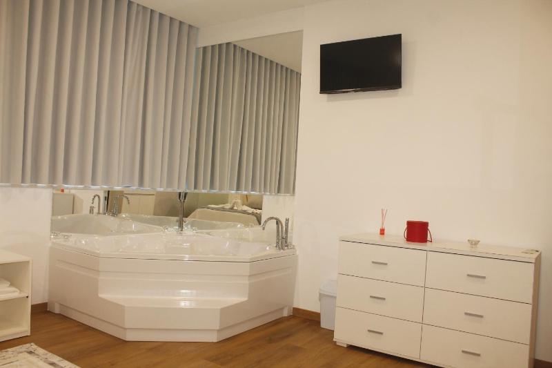 Double Room image 2