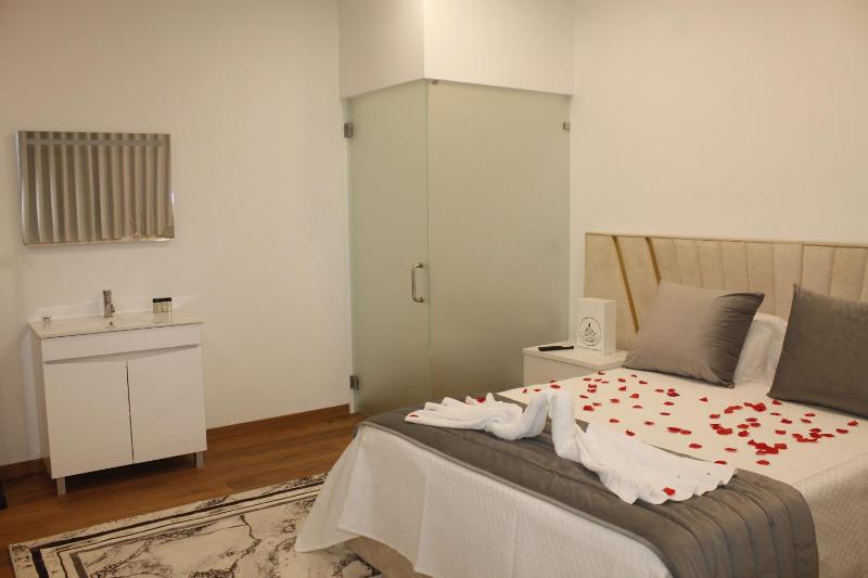 Double Room image 4