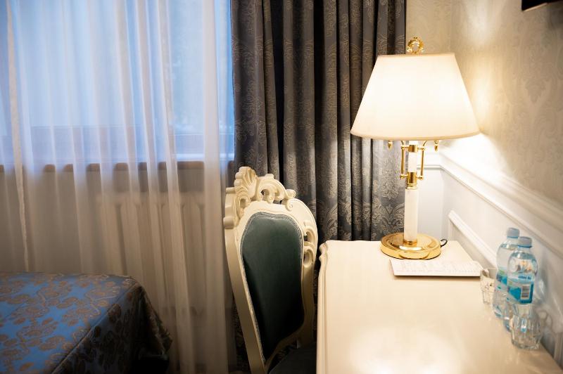 Standard Double or Twin Room image 2