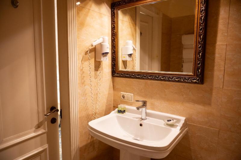 Superior Double or Twin Room image 3