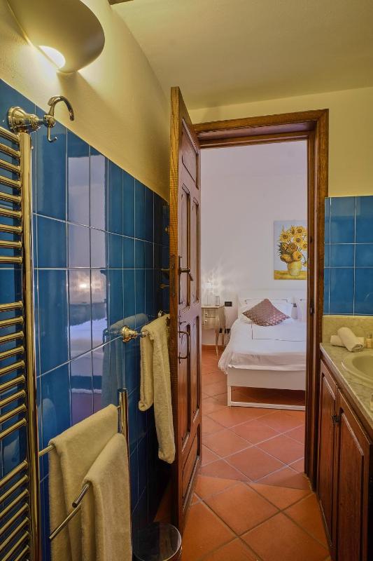 Standard Double Room image 2