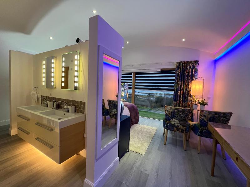 Executive Suite image 1