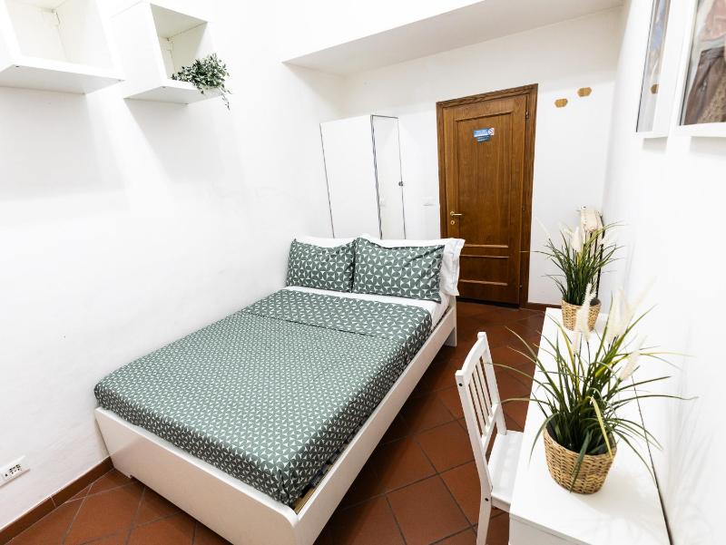 Quadruple Room with Balcony image 3