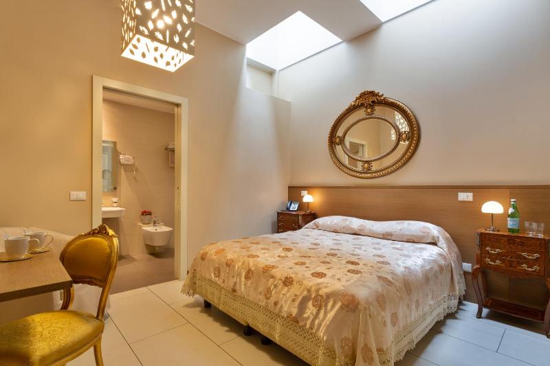 Double or Twin Room image 3