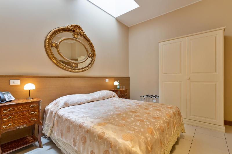 Double or Twin Room image 4