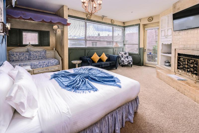 Adobe Grand Villas - image 35