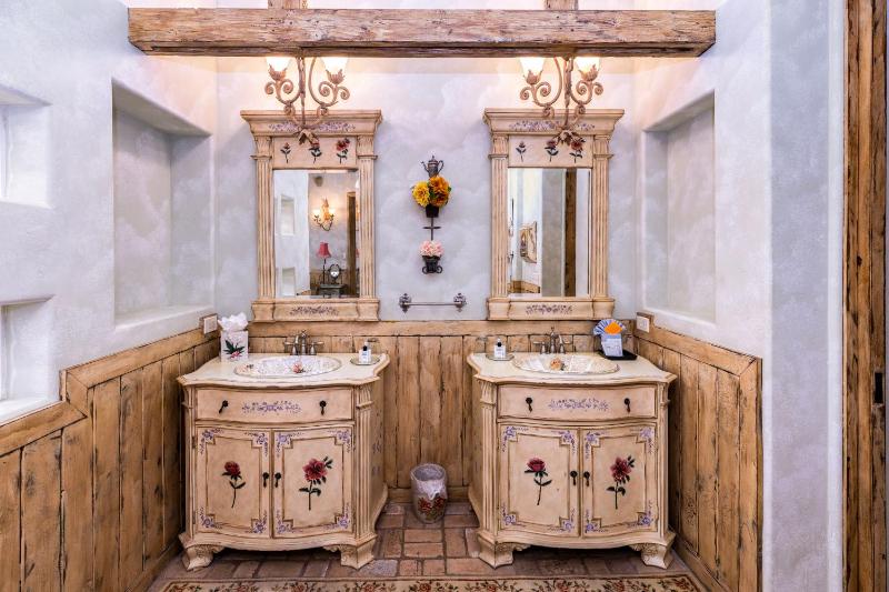 Adobe Grand Villas - image 32