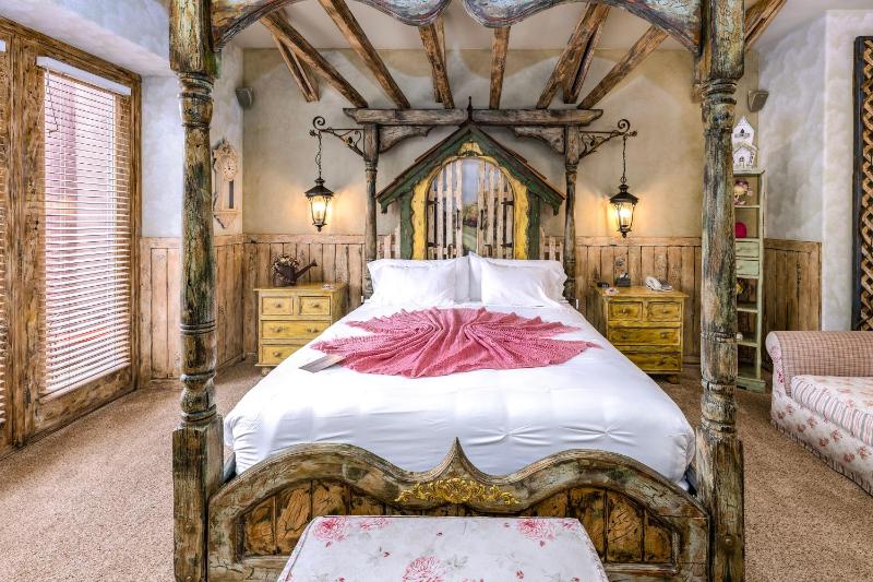 Adobe Grand Villas - image 8