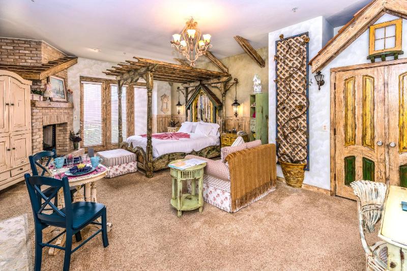 Adobe Grand Villas - image 26