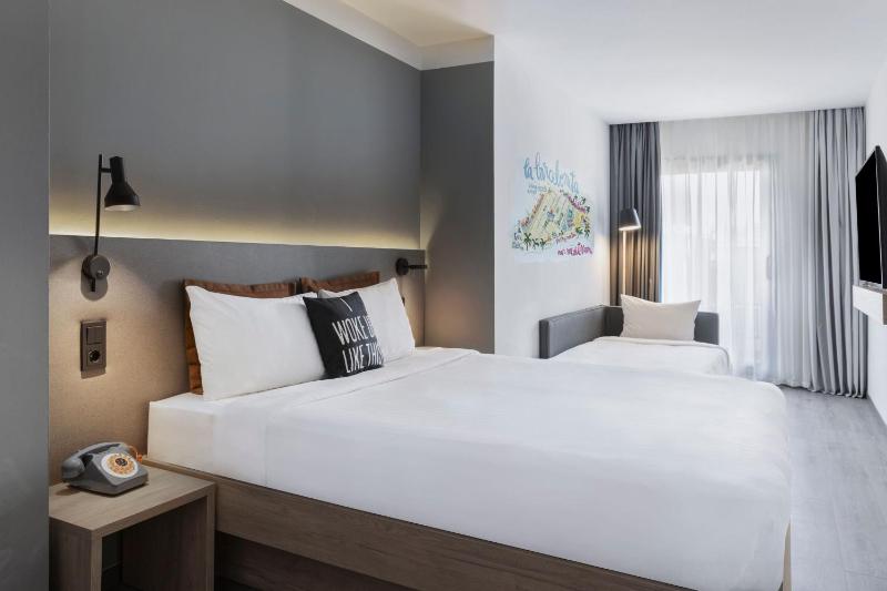 Moxy Double Room with Sofa Bed and Balcony image 1