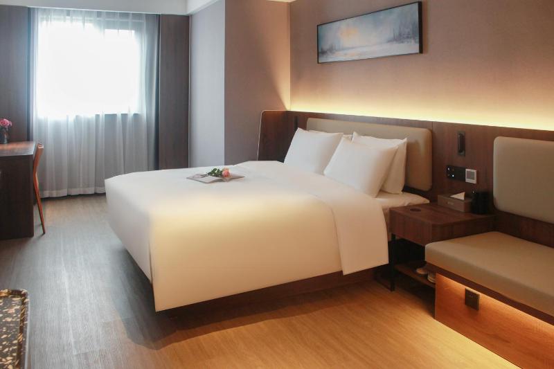 Double Room image 2
