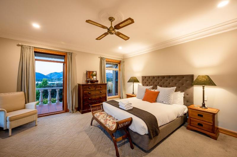 The Manor by Sotheby's Luxury Rental Homes - image 12