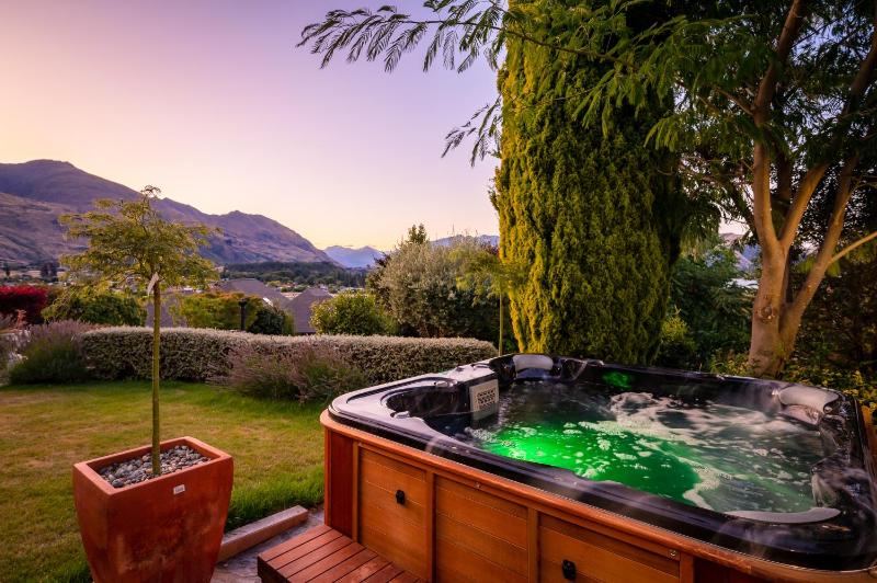 The Manor by Sotheby's Luxury Rental Homes - image 9